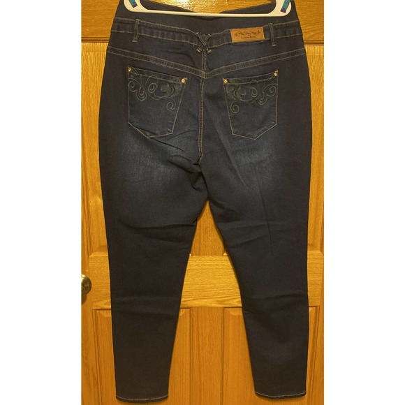 NWT Women’s Plus Size 20 Suzanne Betro High Rise Skinny Jeans Dark Wash - Picture 4 of 7